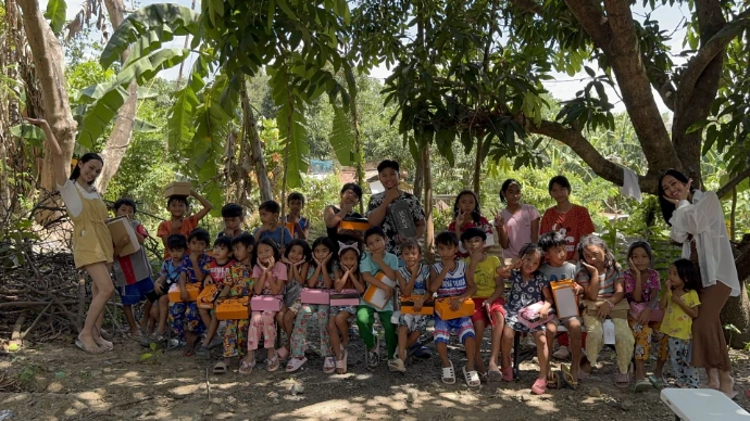 Children receiving meals